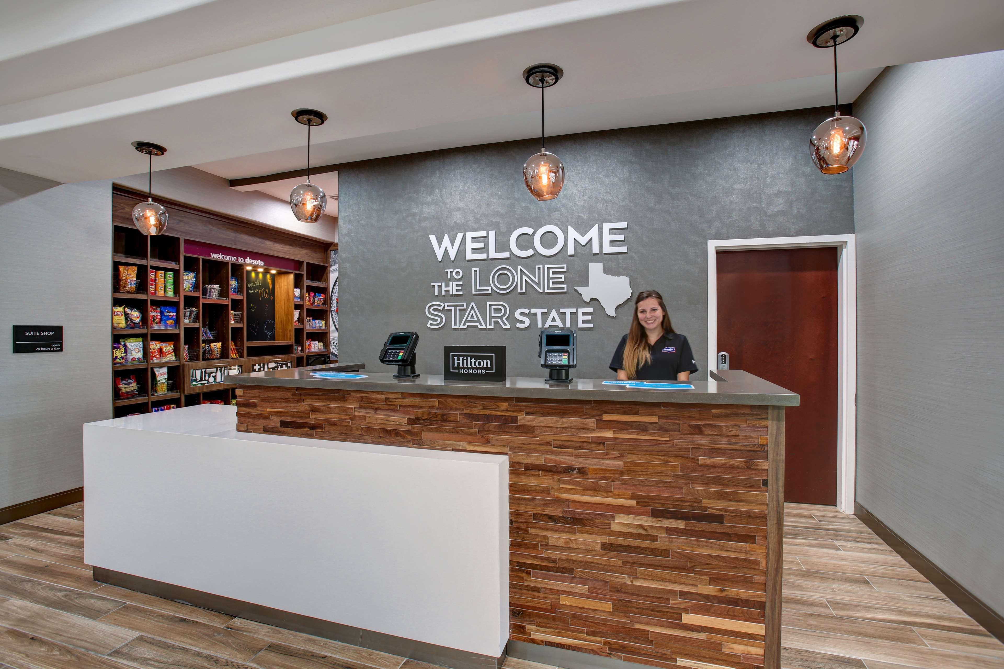 Hampton Inn & Suites Dallas-Desoto Exterior photo